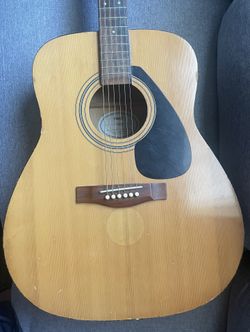 Yamaha Acoustic Guitar F-310