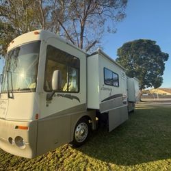 2002 Winnebago Journey