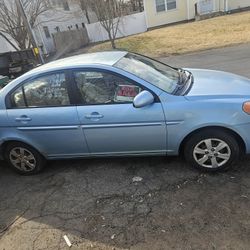 2009 Hyundai Accent 4 Cylinder Good On Gas
