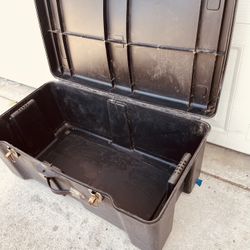 Chest Trunk  ToolBox Weather Proof Large Size Contigo 