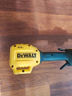 DeWalt 20v MAX weed eater