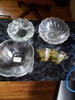 Vintage Glass Ware Assortment