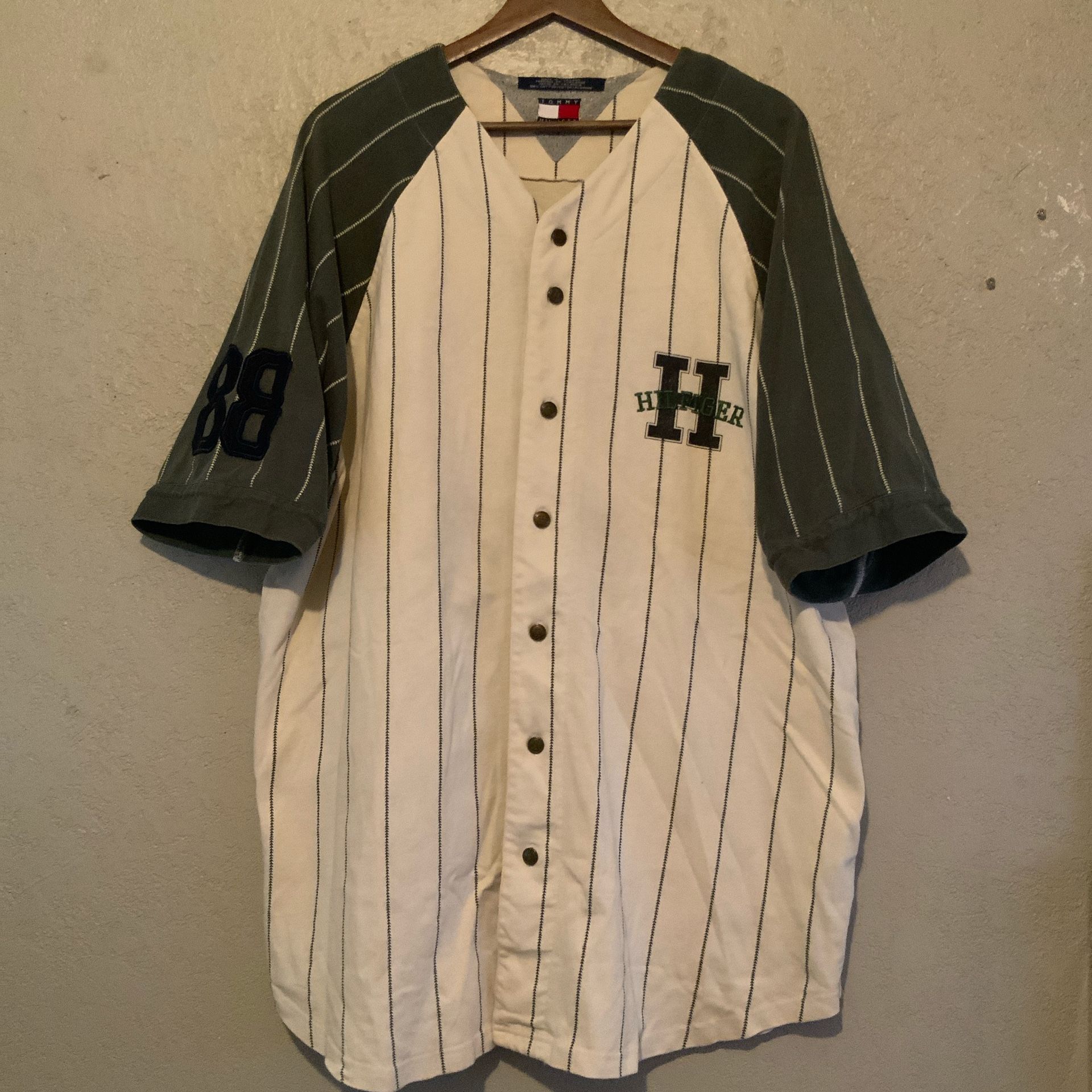 90’s Tommy Hilfiger Baseball Tee