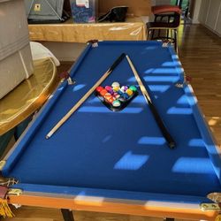 Billiard Table/Small Pool Table 
