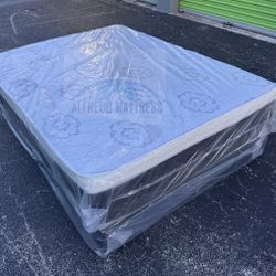 Queen mattress pillow top set with box spring (2pc - new) 