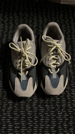 Yeezy  Size 6 W