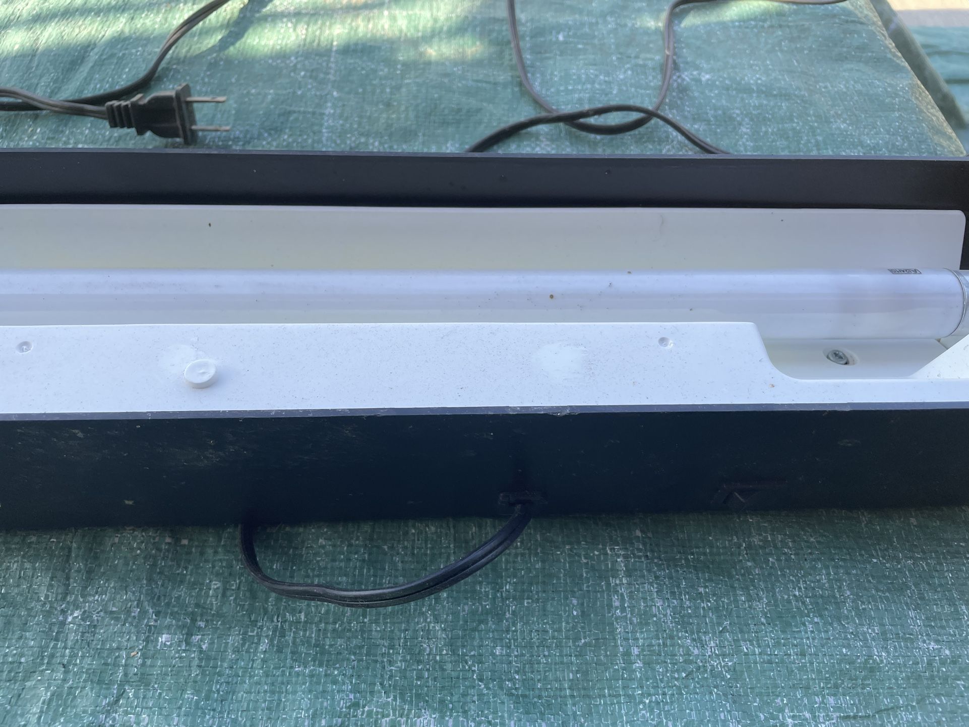 Aquarium hood light