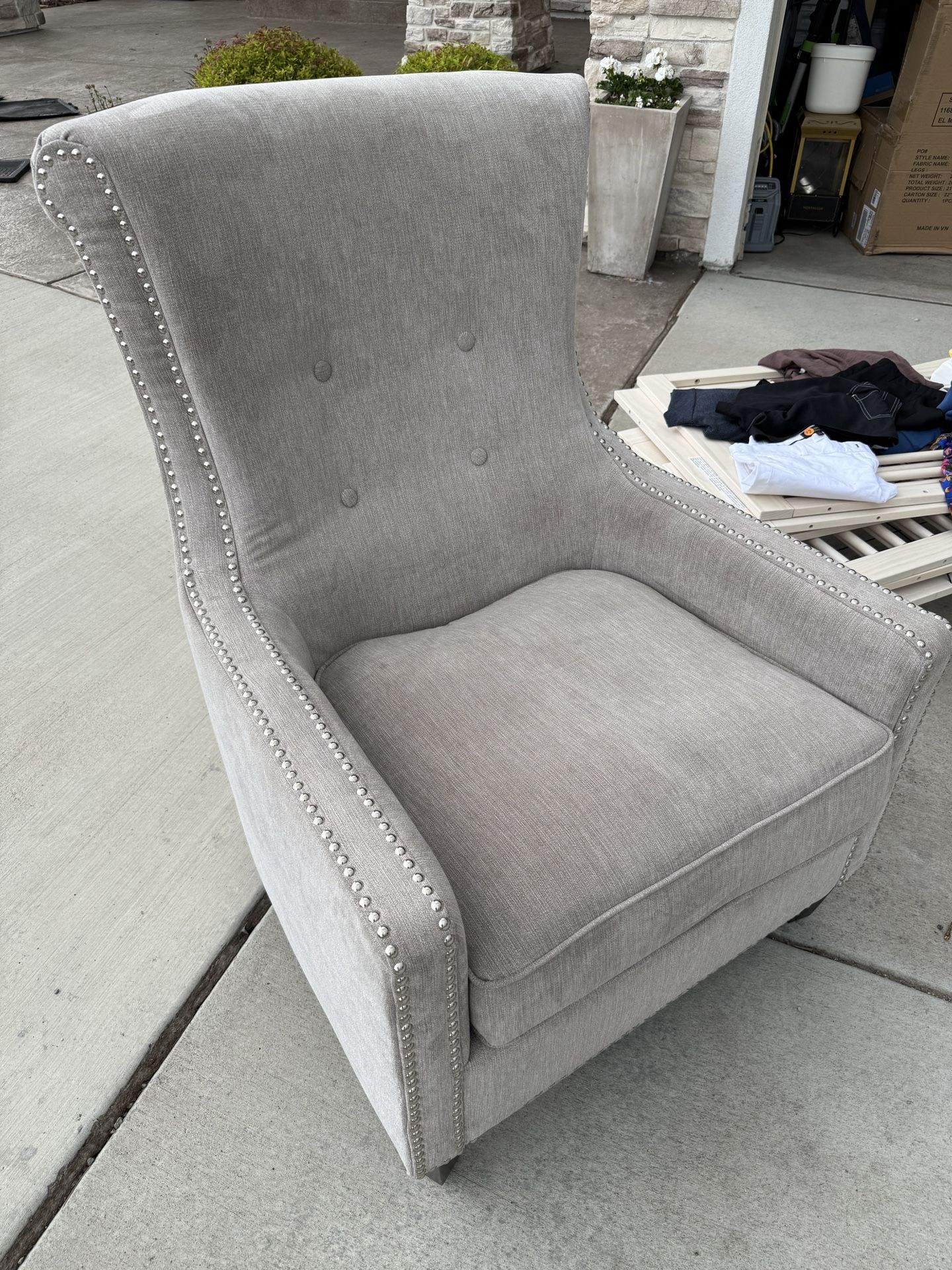 Excellent Condition Sofa Accent Chair