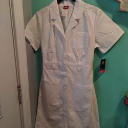 White Nurses Outfit White Button Up Dress Uniform..Size Small Women's..Dickies Brand Still Has New Tags..Brand New!