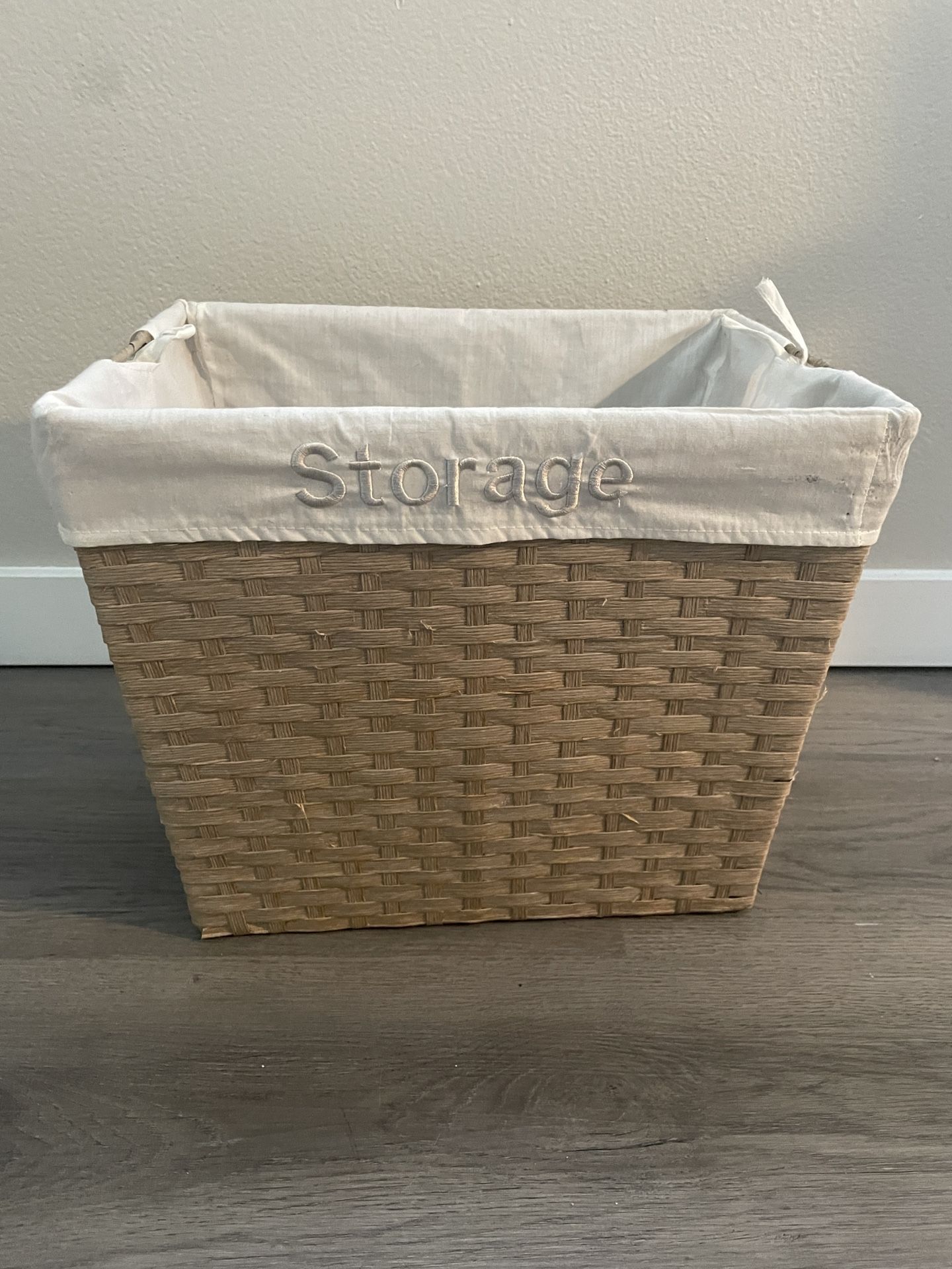 Small Straw Storage Bin