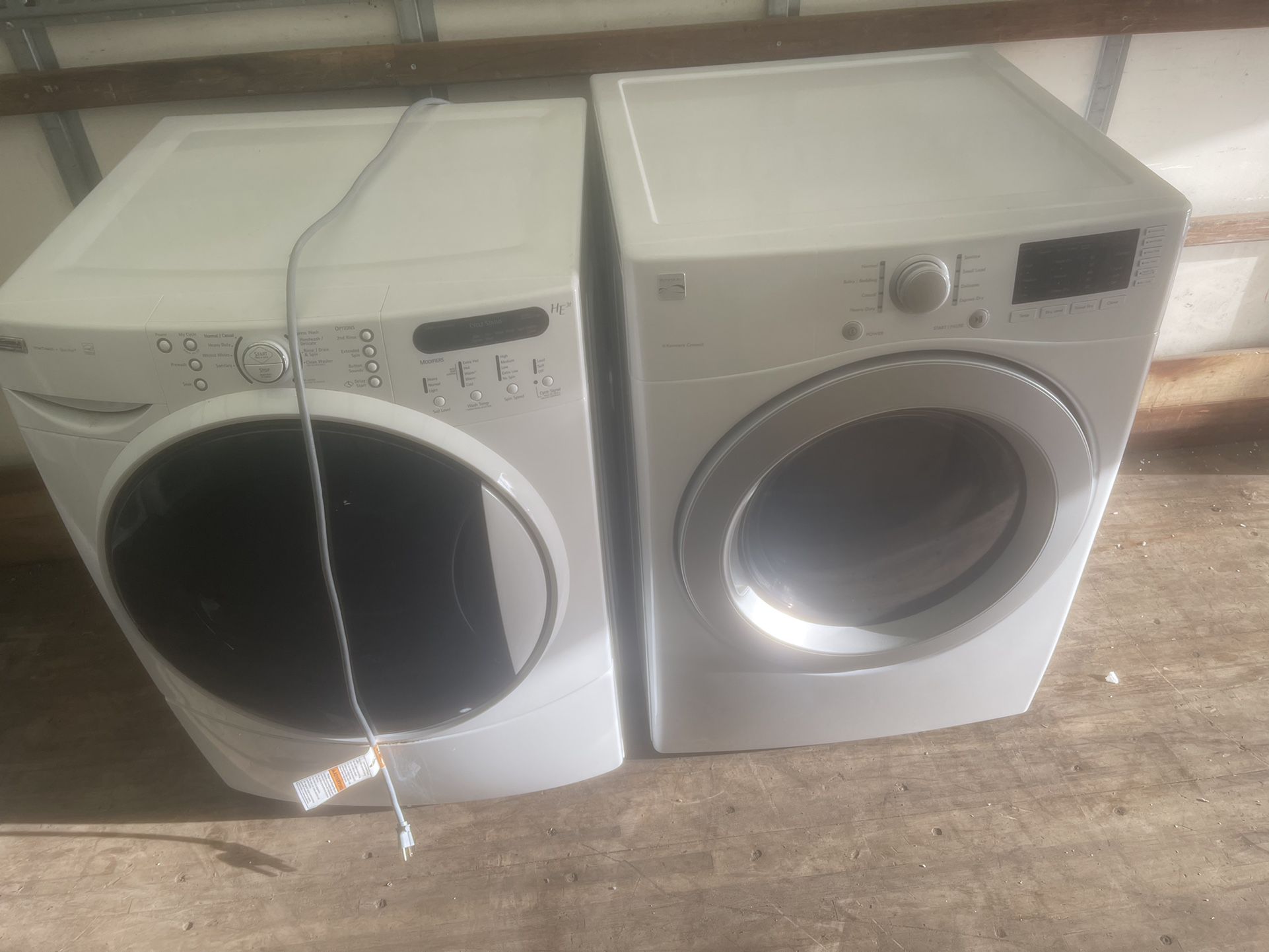 Kenmore Washer And electric Dryer Combo 