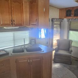 Rv SIERRA  5TH WHEEL $ 7500