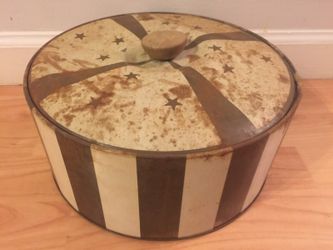 Vintage USA Metal container