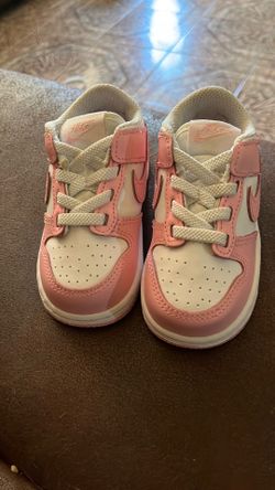 Play toddlers Nikes sb