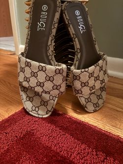 Rouge! Beige Logo-Pattern Slide Mules   Size 8