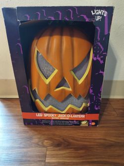 LED SPOOKY JACK-O-LANTERN