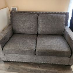 Dark Gray  Love Seat 🛋  Like New 