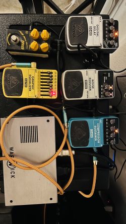 Pedal Pack And Power Supply Lot: 4 Behringer Pedals, Mark Bass Pedal And Horse Power Supply 250.00