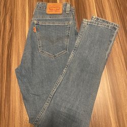 Levi’s Skinny Jean Size 25                                      M