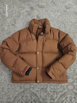 Aritzia The Super Puff™ Shorty - cliMATTE™ is a highly popular, not-quite-cropped cold-weather jacket