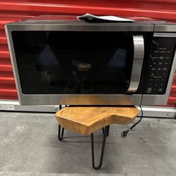 Vissani Countertop Microwave Oven 