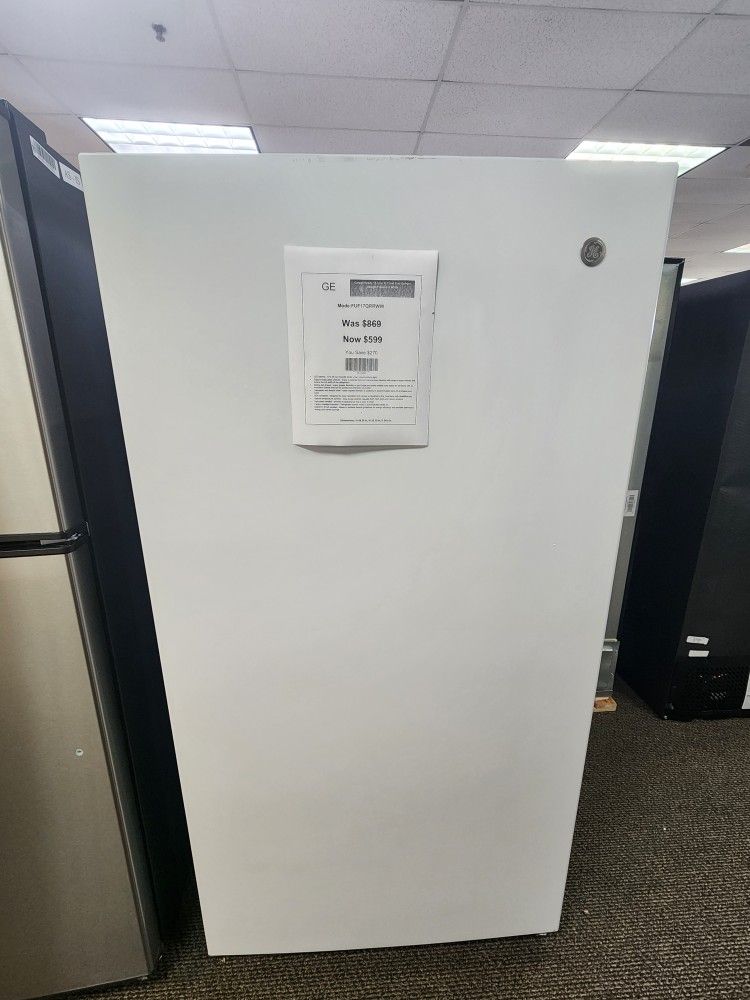 Garage Ready 17.3 cu.ft.Frost Free Defrost Uprlght Freezer in White