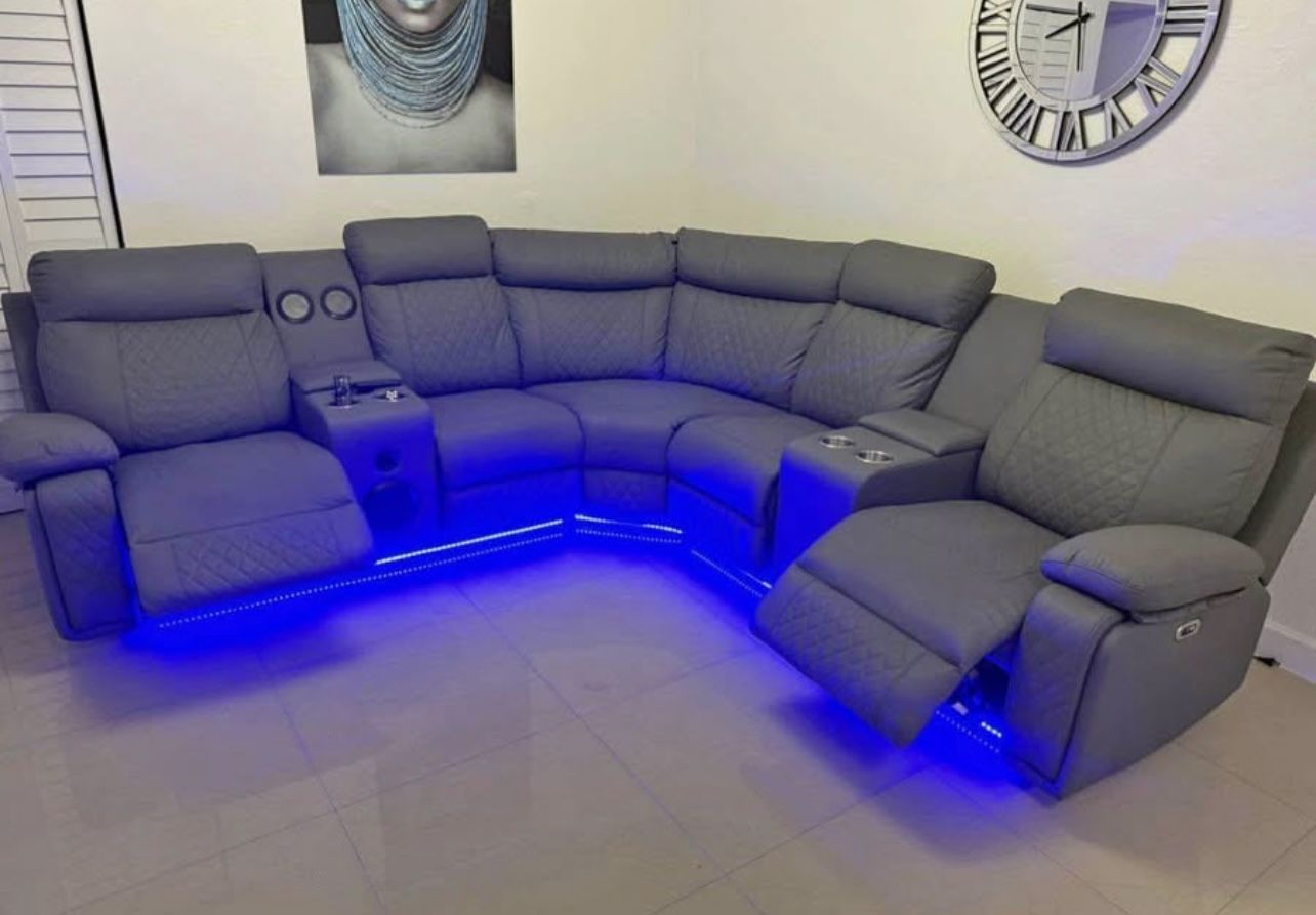 Reclining Sectional Sofa