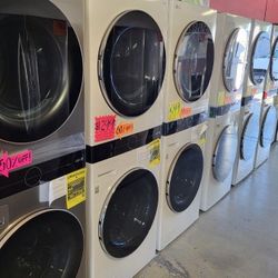 LG ThinQ WashTower Single Unit Front Load Washer 4.5 Cubic Feet Dryer 7.4 Cubic Feet JV4Y