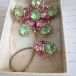 Vintage Flower Brooch Pin