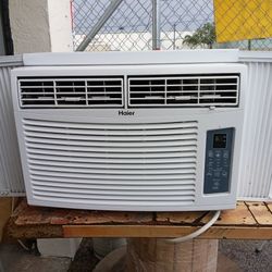 Close Ice Cold Hair 12,000 BTU Window AC With Warranty