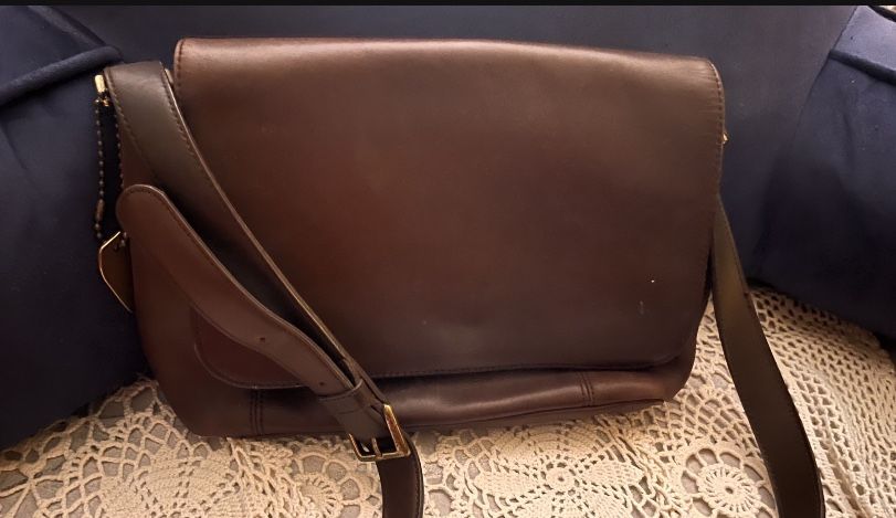 Vintage Leather Nine West Messager