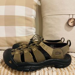 Men’s Keen Newport H2 Water Sandals Hiking Trail Closed Toe Waterproof Size 9.5