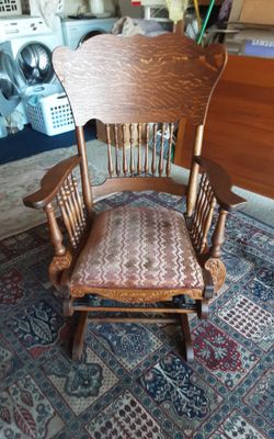 ROCKER GLIDER ANTIQUE CHAIR. VERY OLD. DECENT CONDITION FOR AGE. $50.