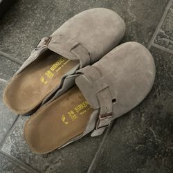 Women’s Like New Birkenstock Clogs Size 38