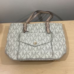 Michael Kors White/Beige Signature Coated Canvas and Leather Jet Set Pocket Tote