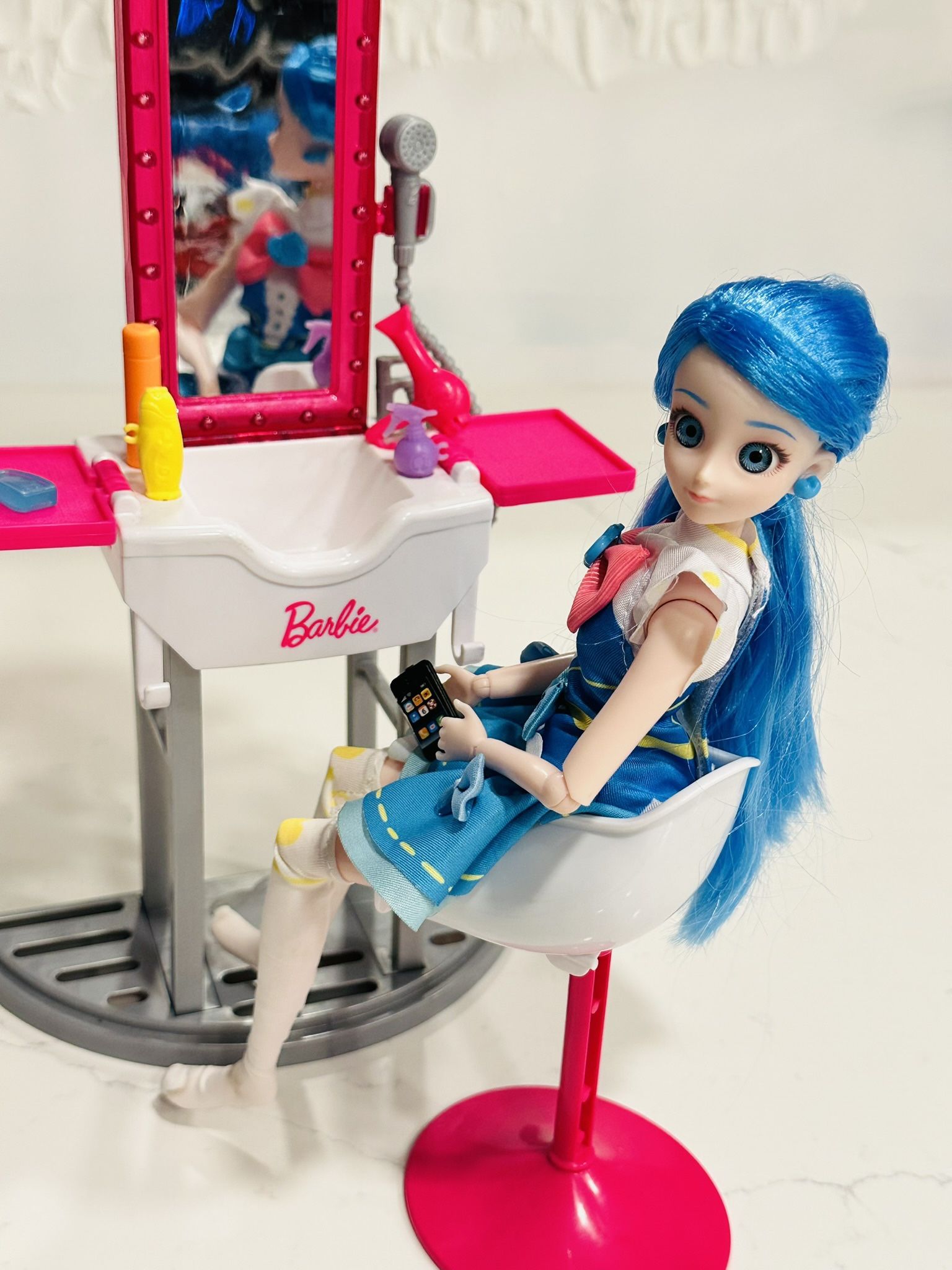 VINTAGE Mattel Barbie You Can Be Anything Hair Salon Playset *READ*