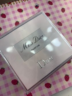 Miss Dior perfume