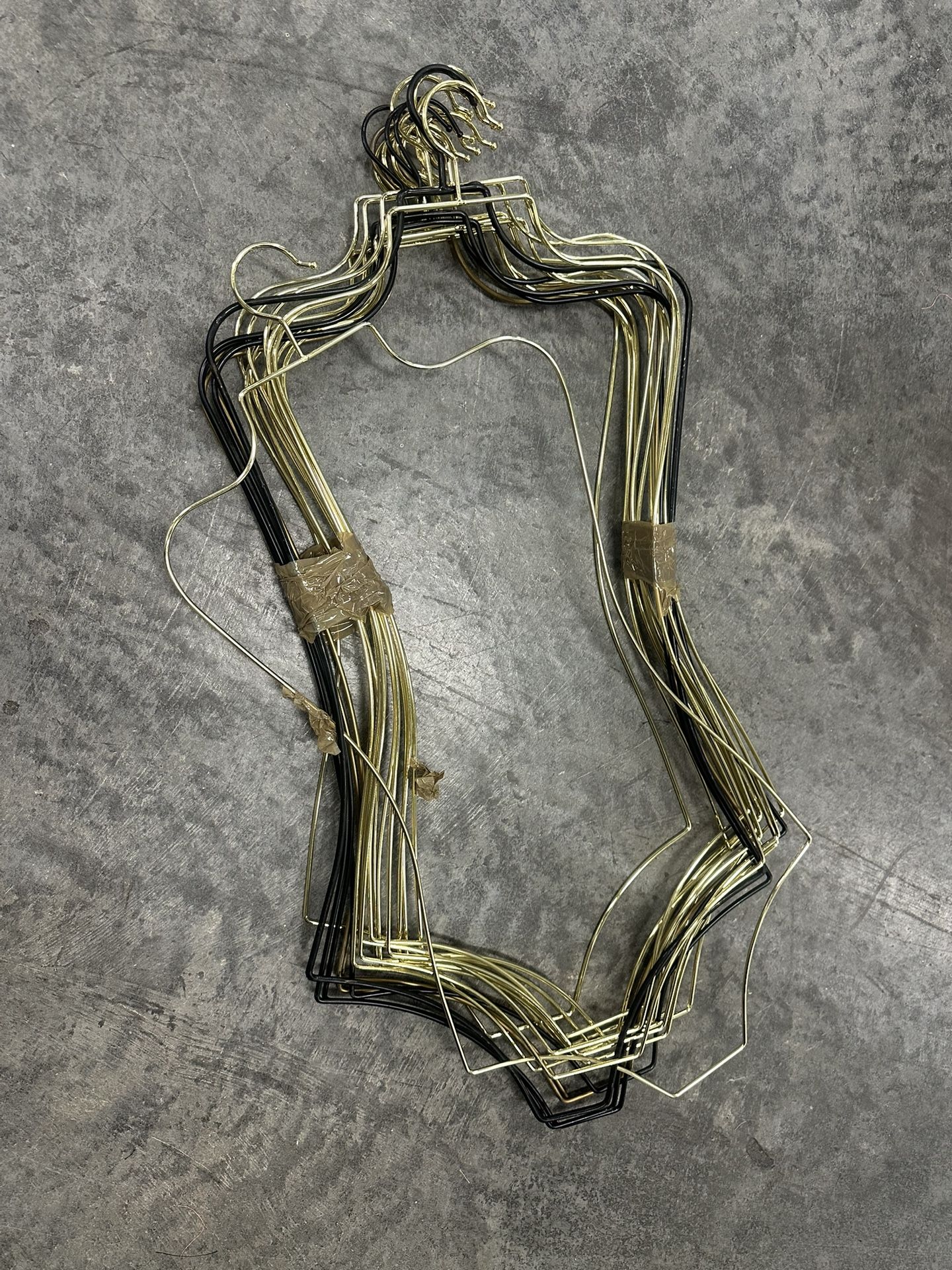 Bundle of Metal Wire Hangers – Gold & Black Set (20 pcs)