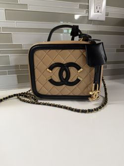 Caviar Quilted Small CC Filigree case Beige Black