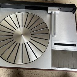Bang Olufsen Beogram 4004 turntable