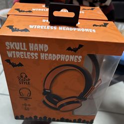 EIRELESS HEADPHONES  NEW $10 EACH PRICE FIRM 
