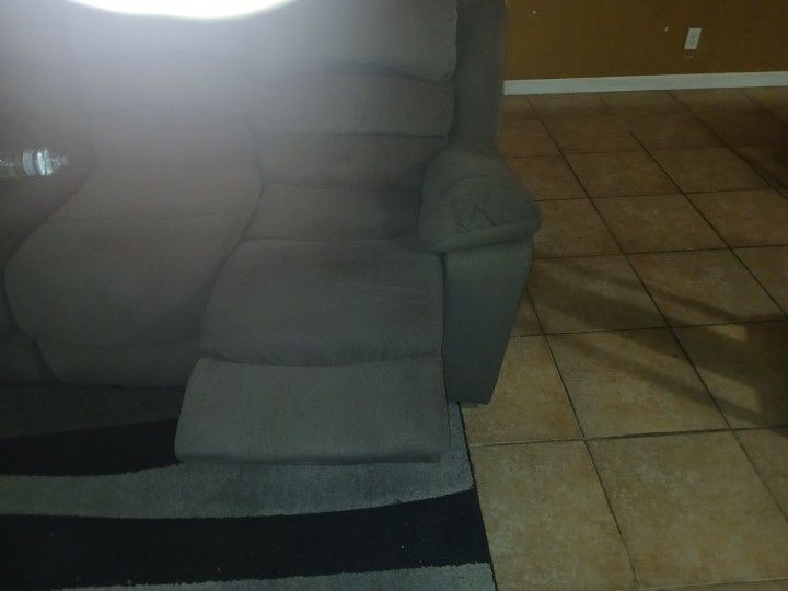 Free Couches with recliners