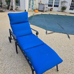 Pool Lounge Chairs 
