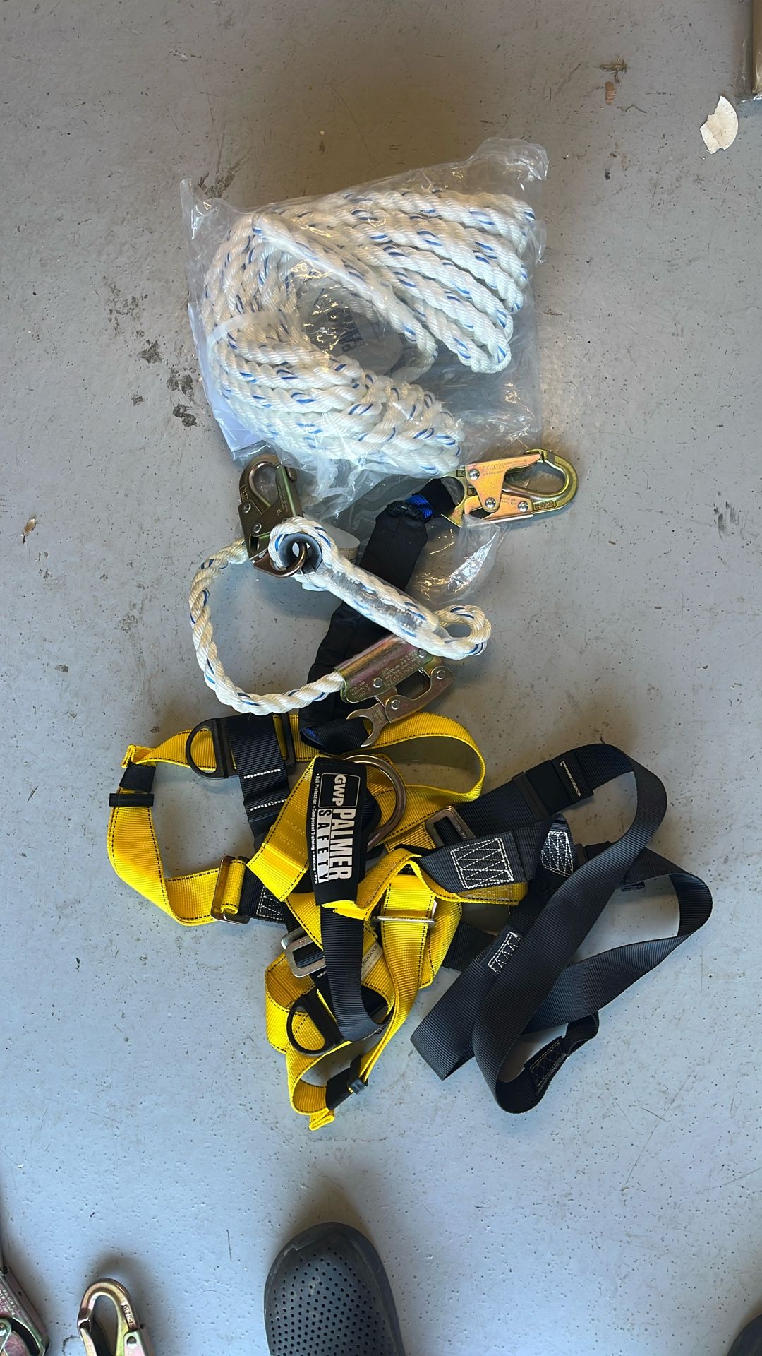 Palmer Safety V5501Roofing Kit, Construction Harness, Vertical Lifeline
