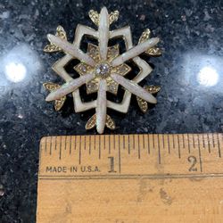 Snowflake Brooch Pin