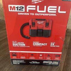 NEW Milwaukee M12 Vacuum  & Attachments