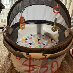 Fisher-Price Portable Bassinet and Play Area with Toys, On-the-Go Baby Dome, Windmill