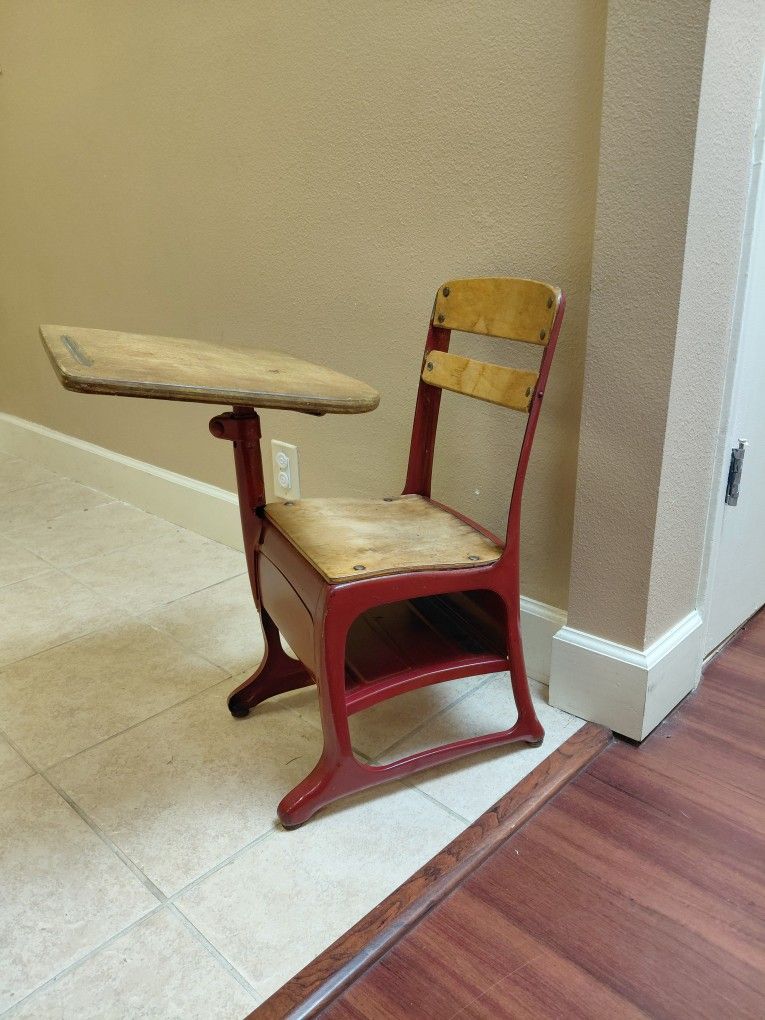 Vintage Red School Desk - Nostalgic Charm