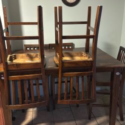 Kitchen table with 6 chairs