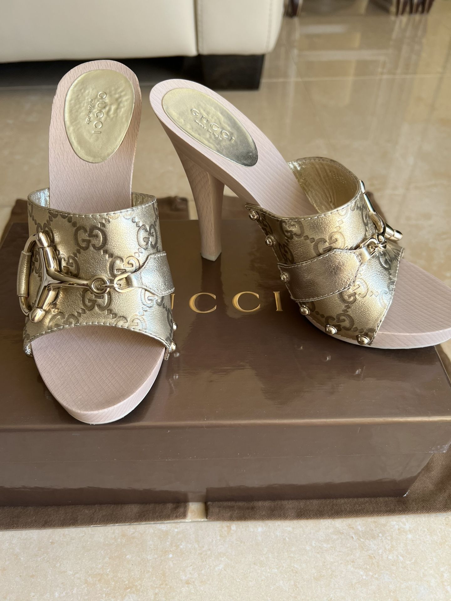 Gucci Heeled Sandals - Size 6 (fits 6-6.5) w/ Original Box And Pamphlets